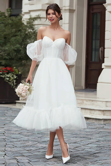 Robe de fiançailles trapèze en tulle midi ivoire à col chéri